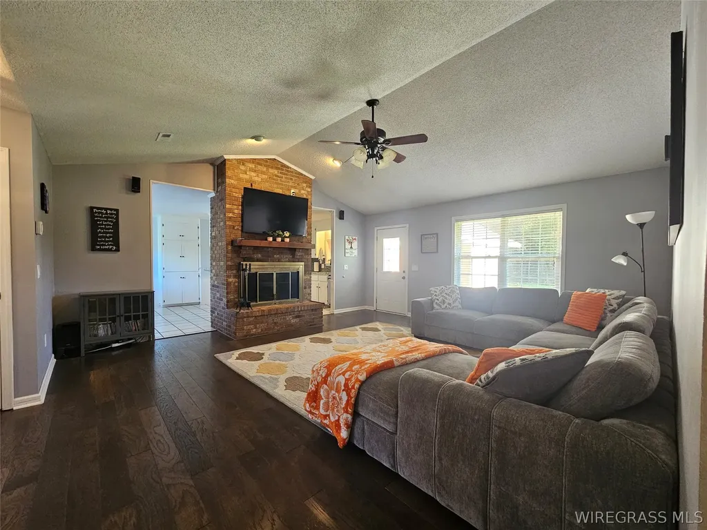 610 Chapelwood Drive Dothan AL 36305