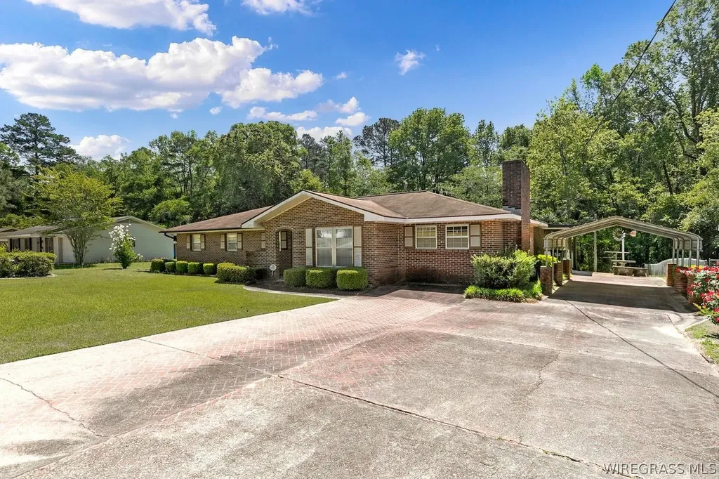447 Pine Avenue Ozark AL 36360