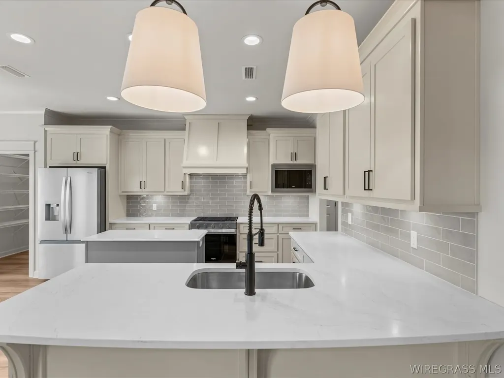 327 Lakes Drive Enterprise AL 36330