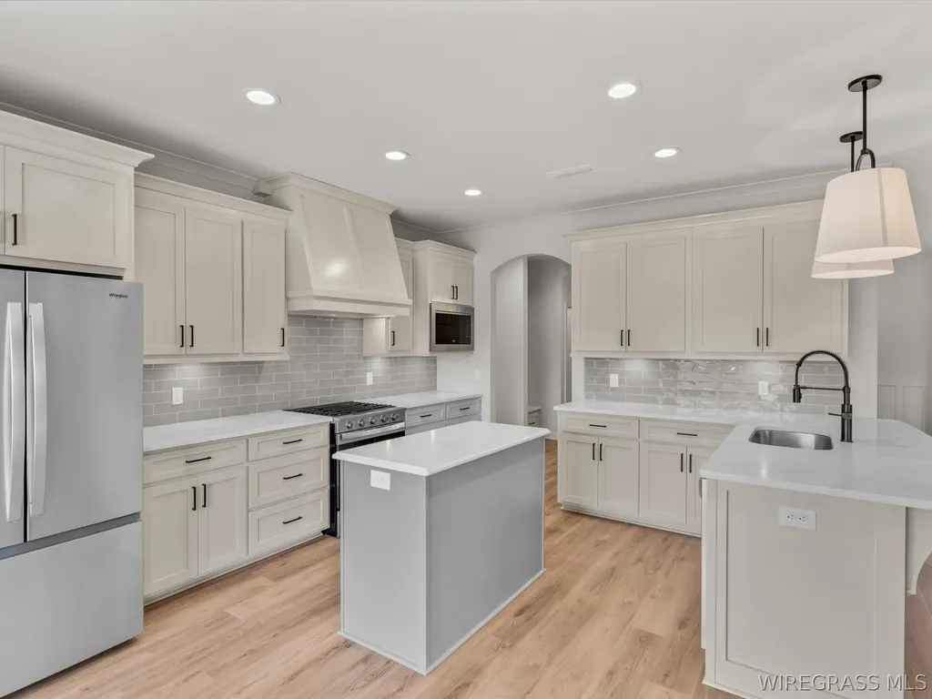 327 Lakes Drive Enterprise AL 36330