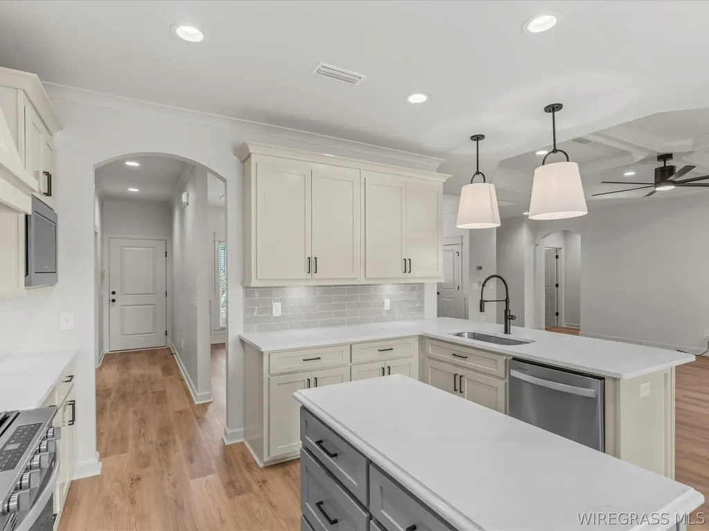 327 Lakes Drive Enterprise AL 36330