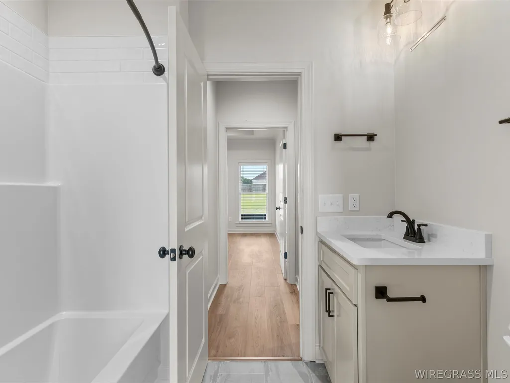 327 Lakes Drive Enterprise AL 36330