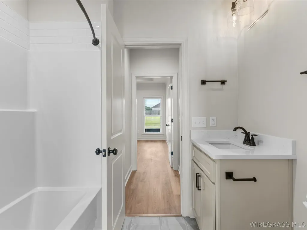 327 Lakes Drive Enterprise AL 36330