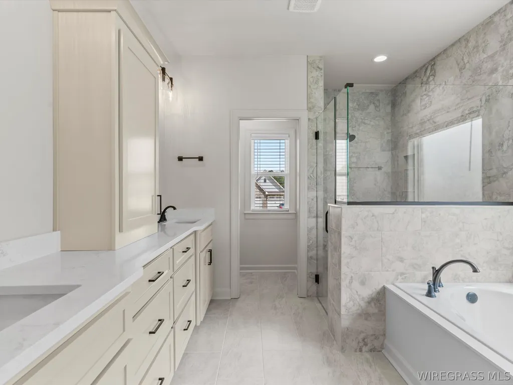 327 Lakes Drive Enterprise AL 36330