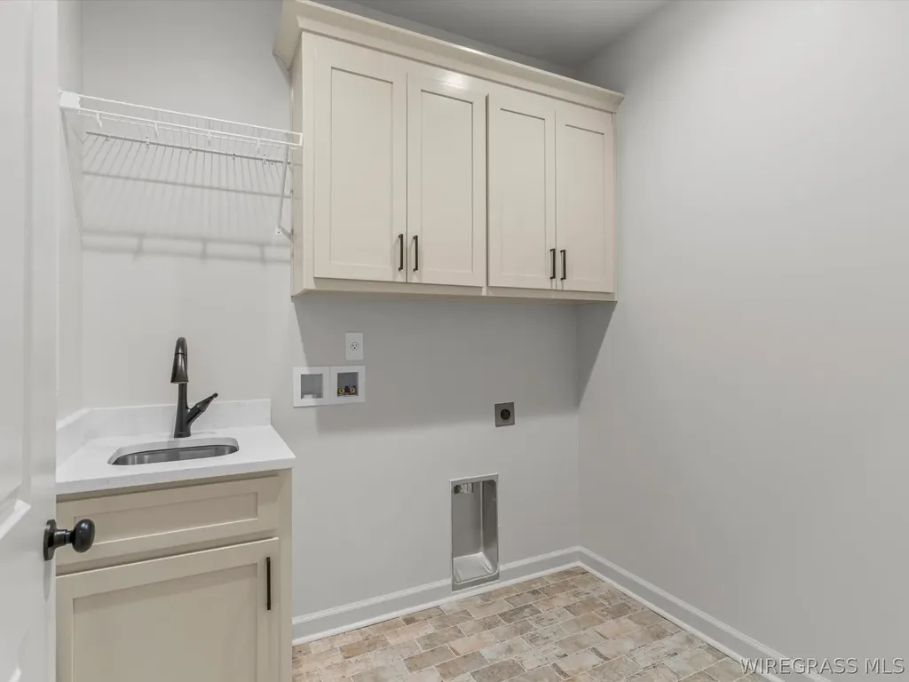 327 Lakes Drive Enterprise AL 36330