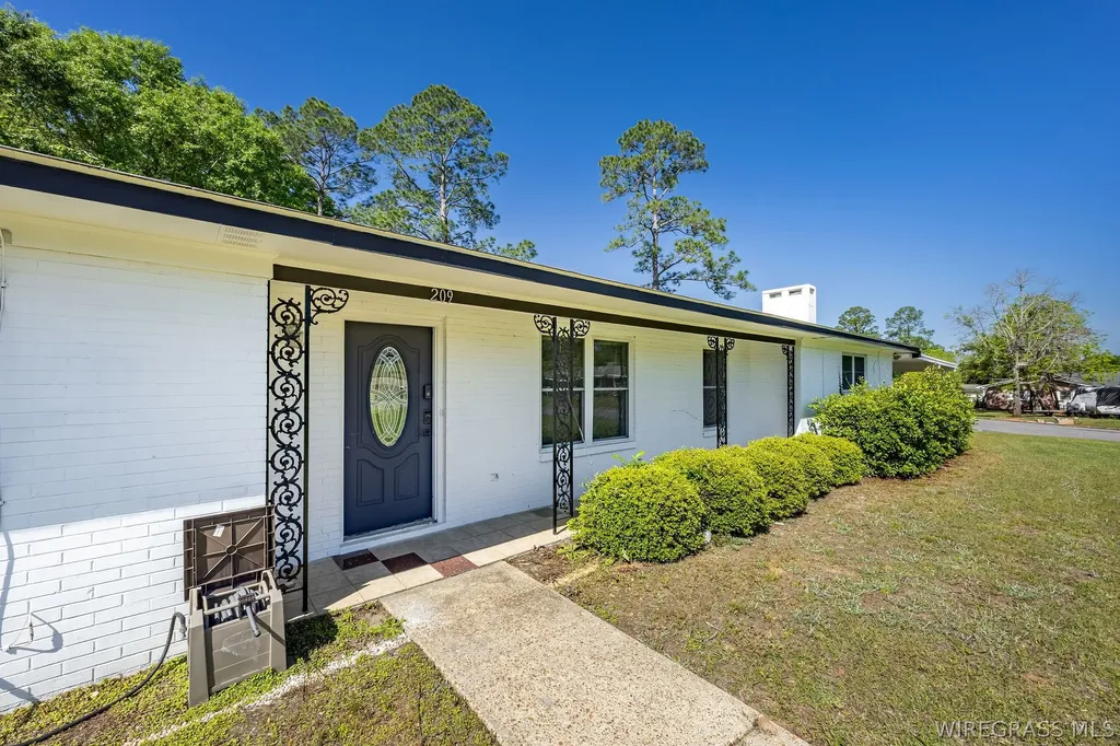 209 Briarhill Road Enterprise AL 36330