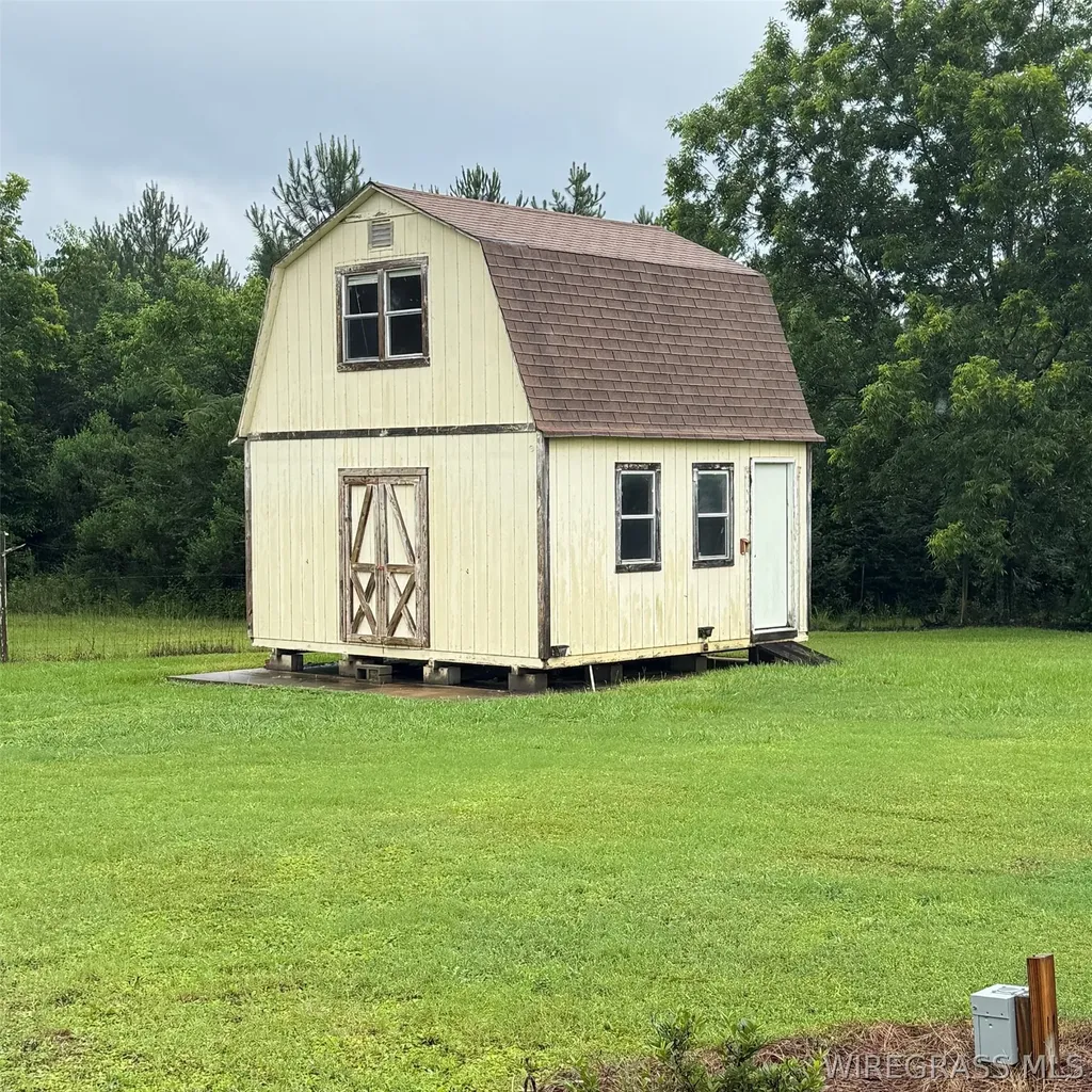 325 County Road 471 Kinston AL 36453