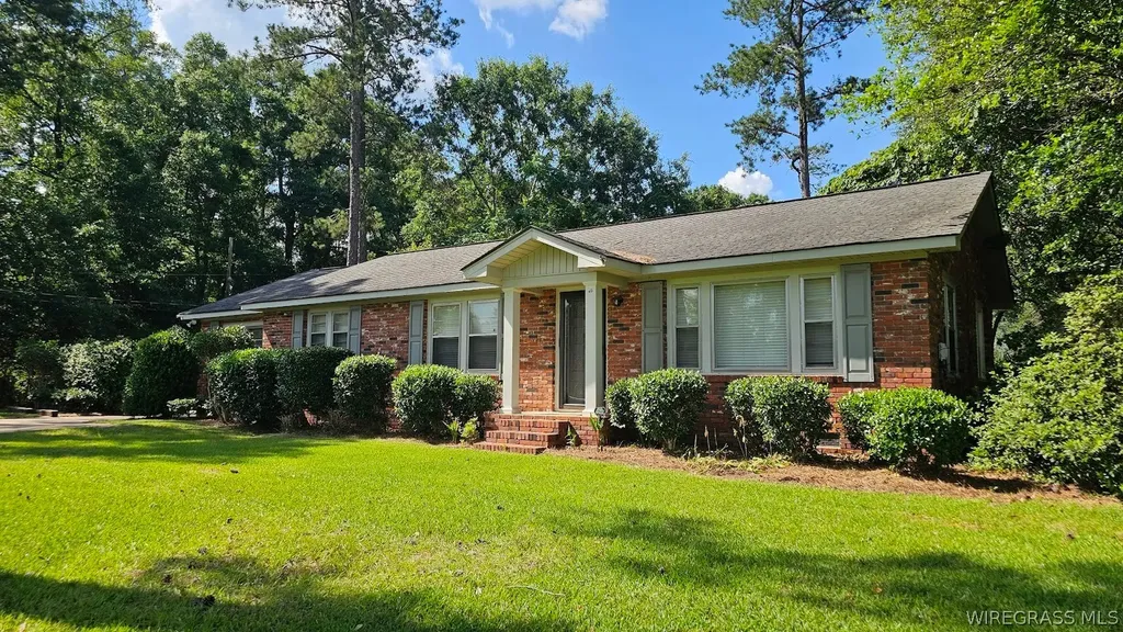 2169 Will Logan Road Ozark AL 36360