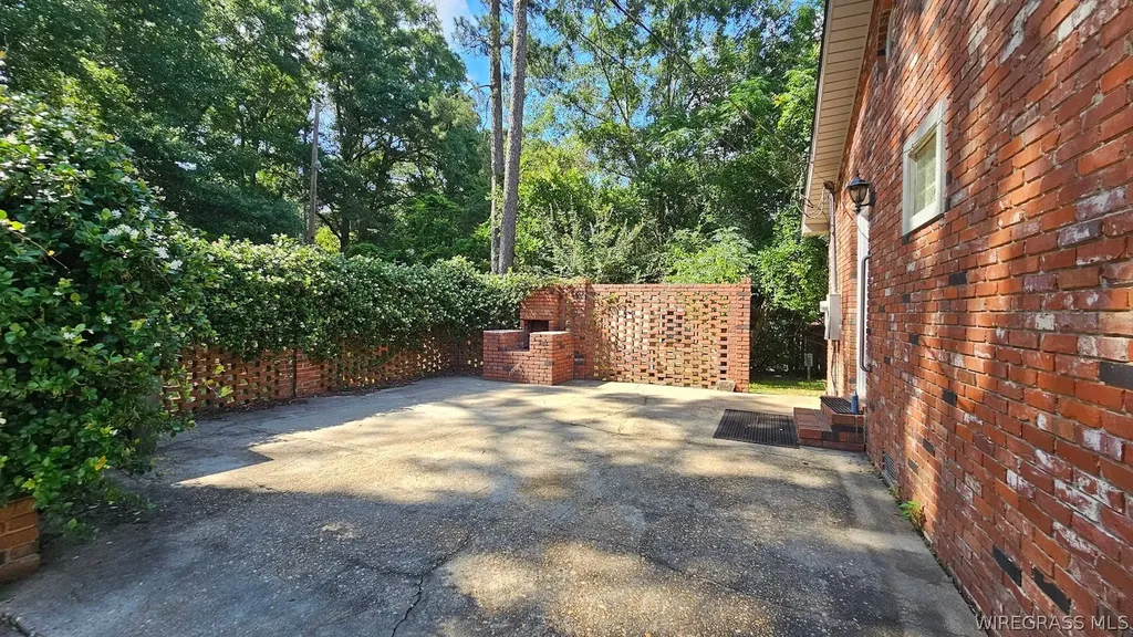 2169 Will Logan Road Ozark AL 36360