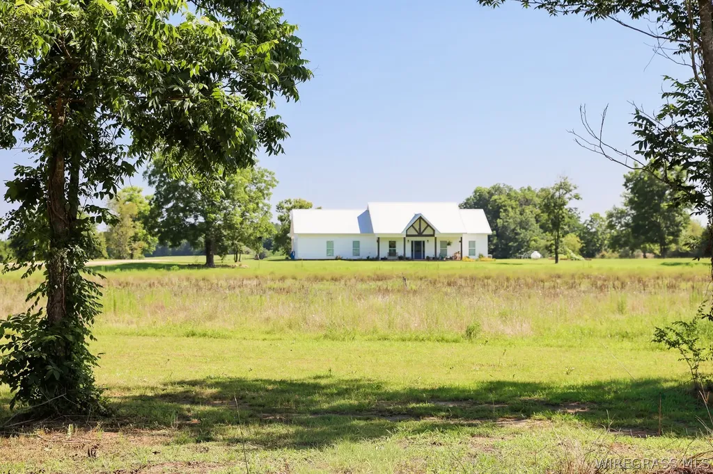 657 County Road 527 Road Elba AL 36323