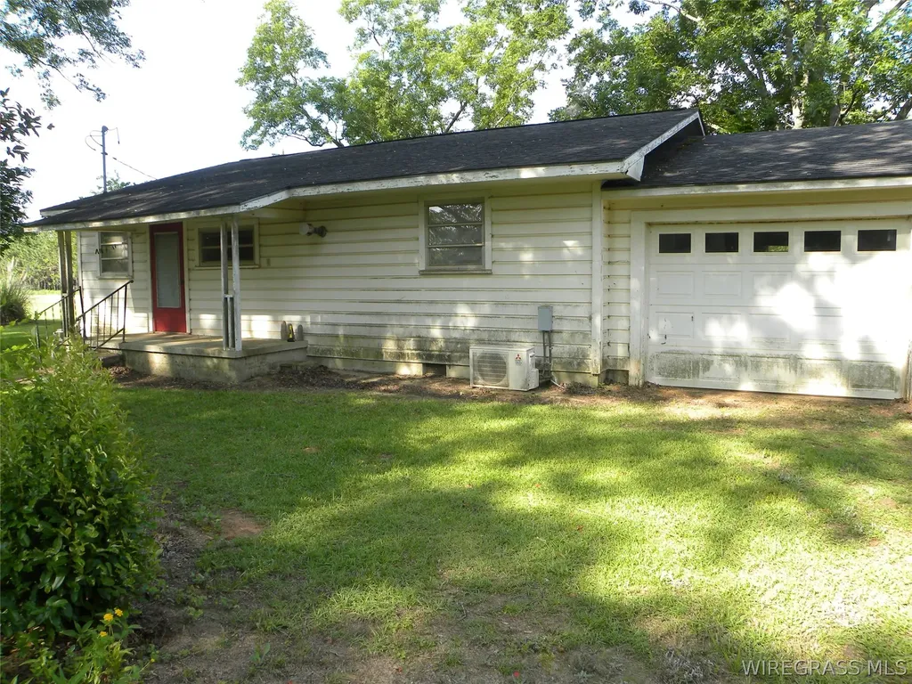 5332 County Road 69 Road Skipperville AL 36374