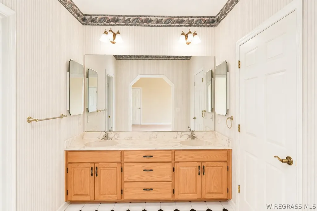 107 Leland Court Dothan AL 36303