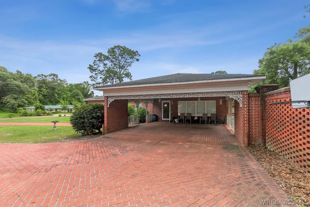 138 White Avenue Ozark AL 36360