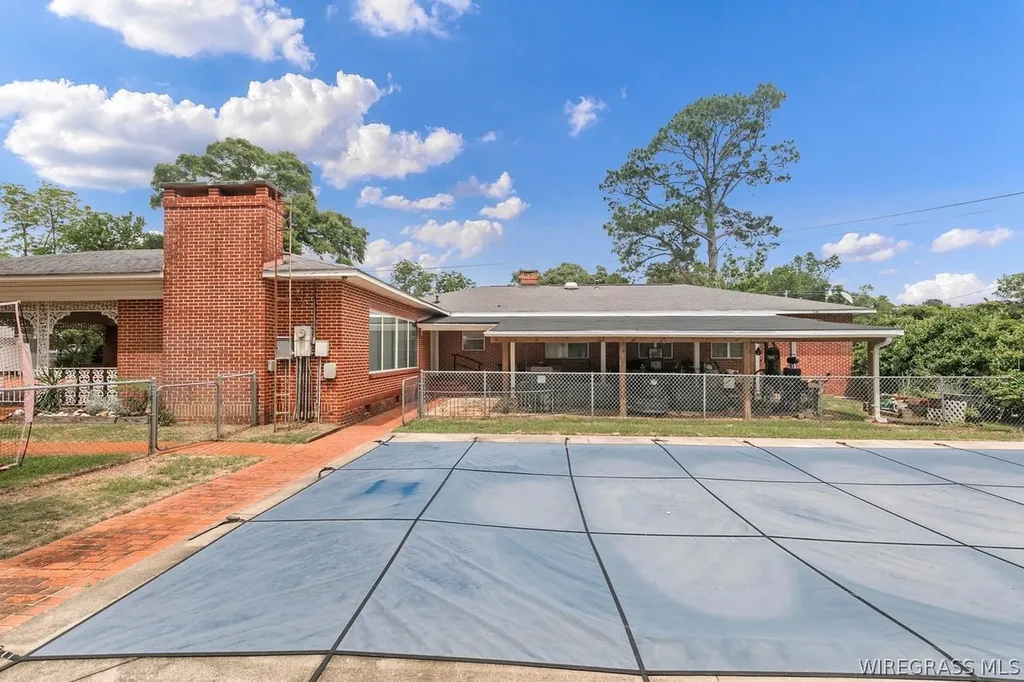 138 White Avenue Ozark AL 36360