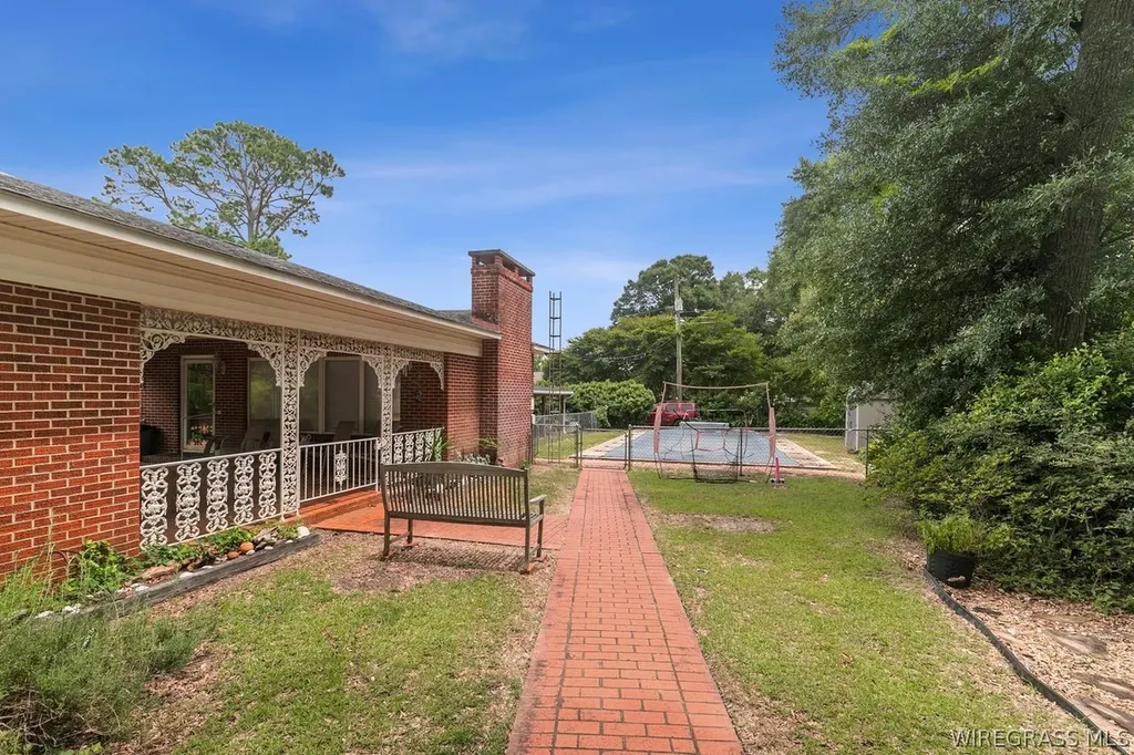 138 White Avenue Ozark AL 36360