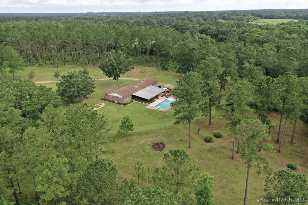 26775 Weaver Place Road Opp AL 36467
