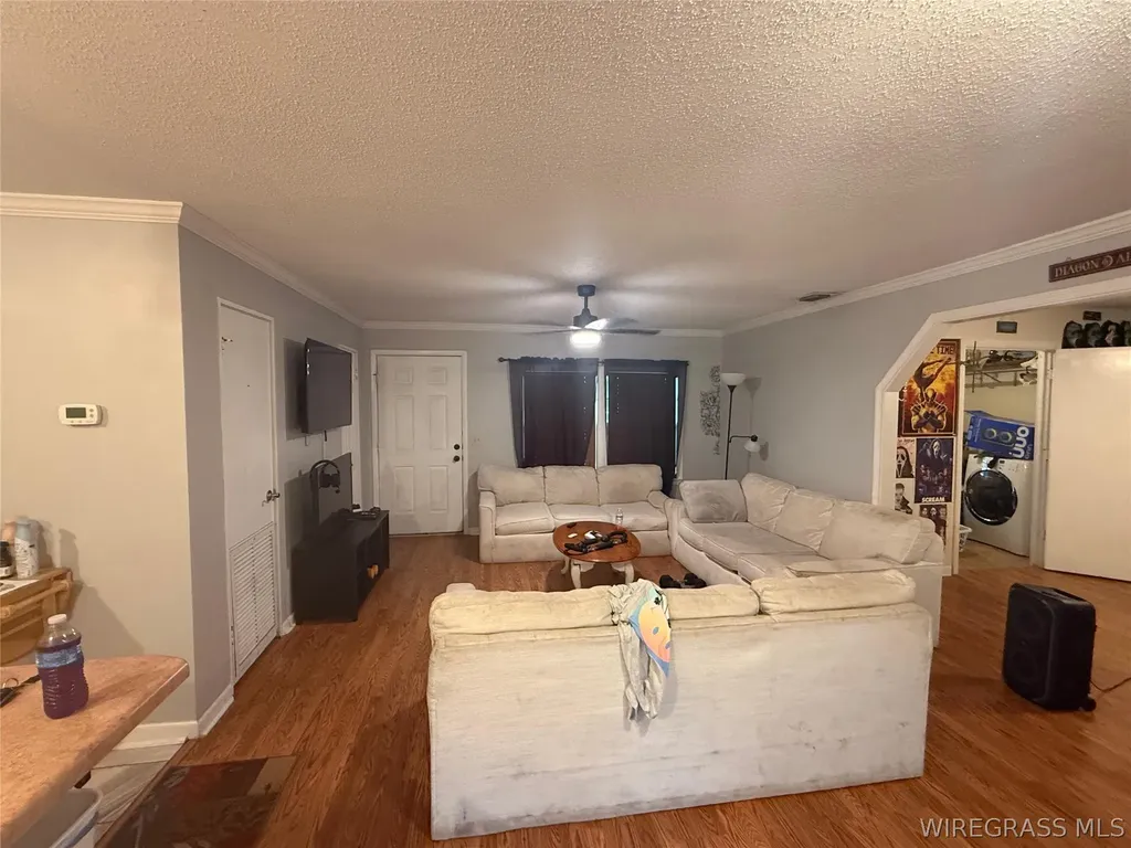 1203 W Pine Avenue Geneva AL 36340