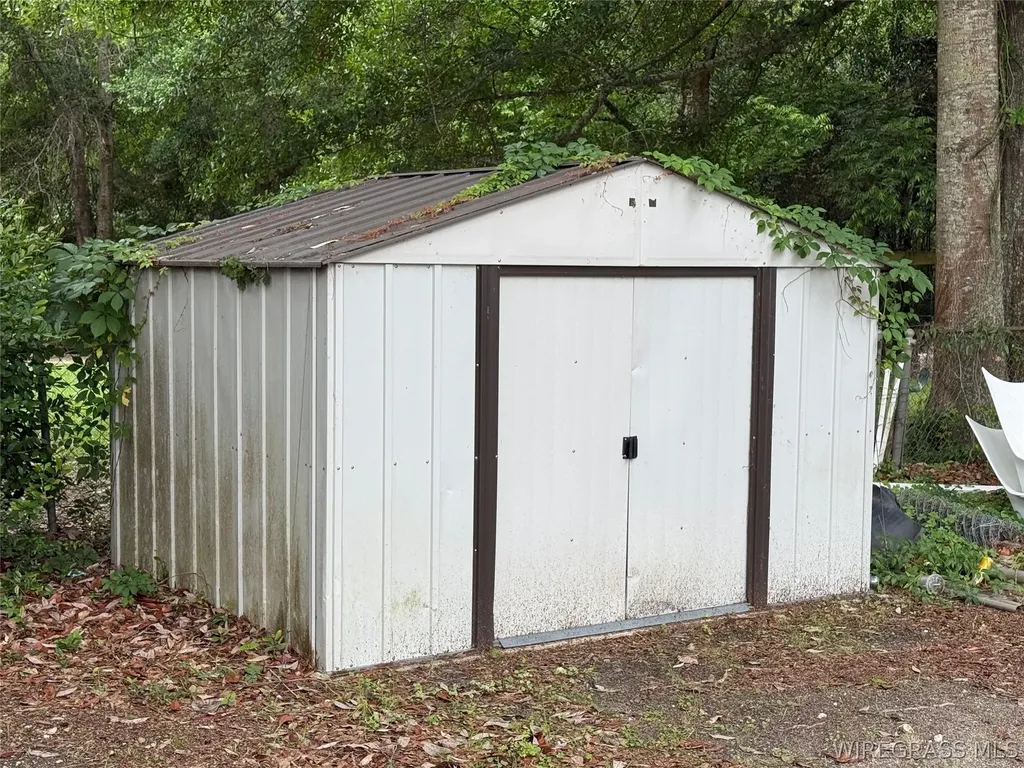 1203 W Pine Avenue Geneva AL 36340