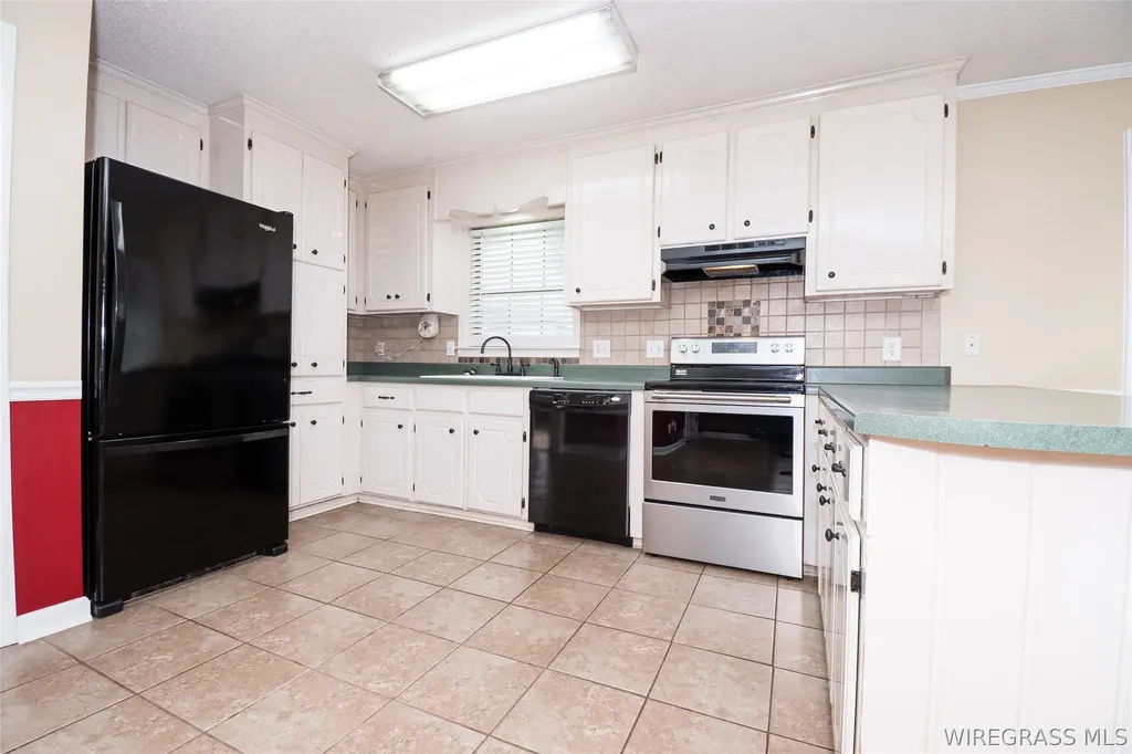 10145 Cottonwood Road Cottonwood AL 36320