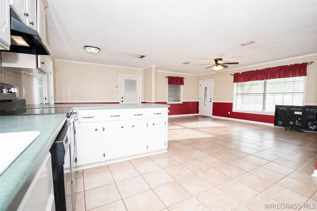 10145 Cottonwood Road Cottonwood AL 36320