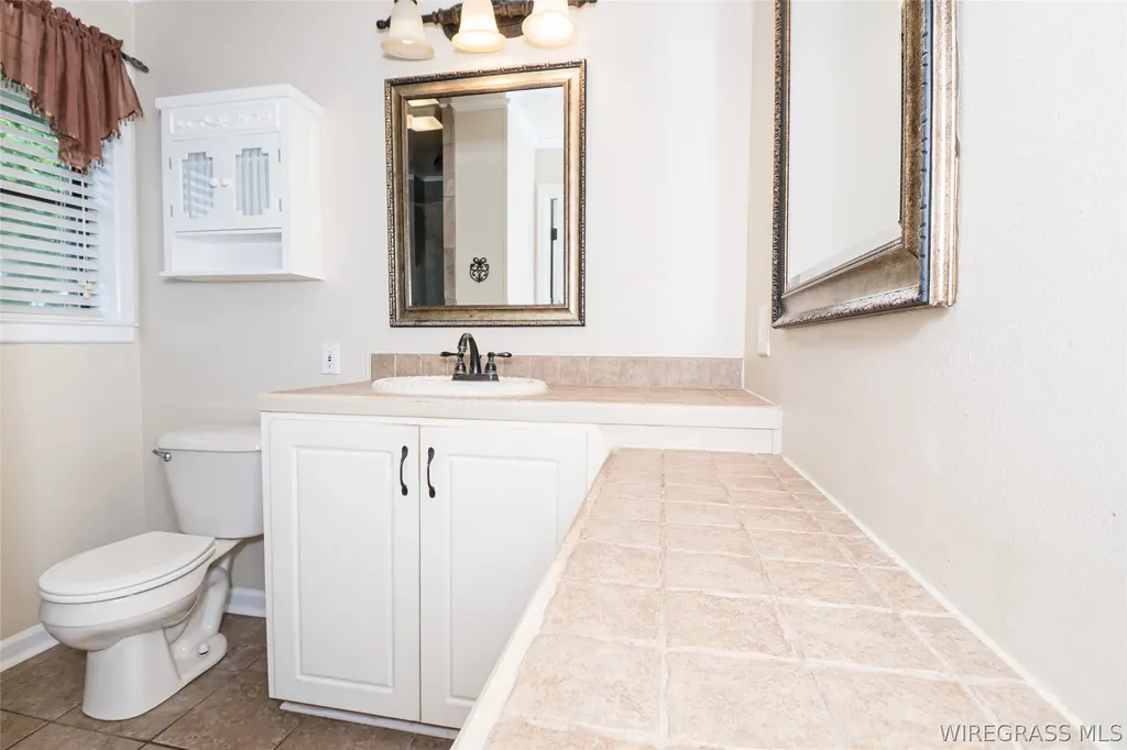 10145 Cottonwood Road Cottonwood AL 36320