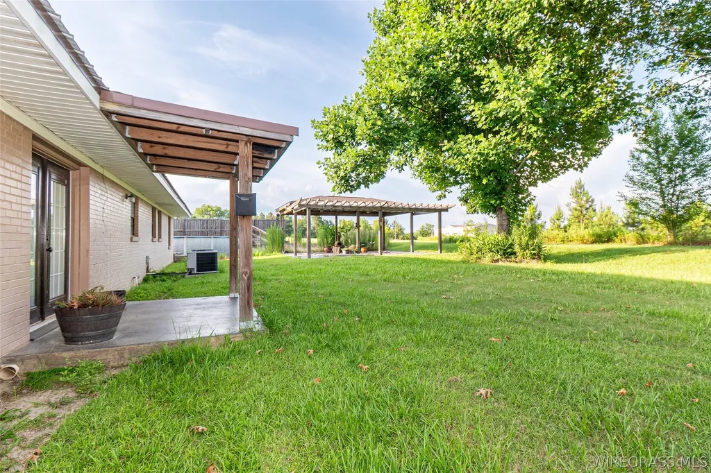 10145 Cottonwood Road Cottonwood AL 36320