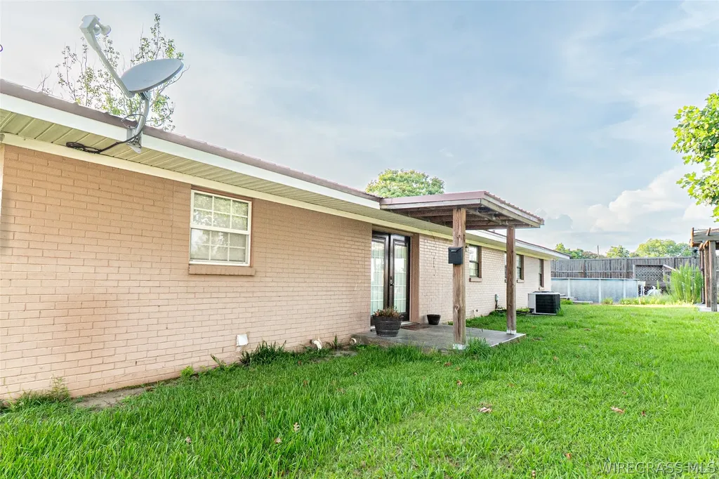 10145 Cottonwood Road Cottonwood AL 36320