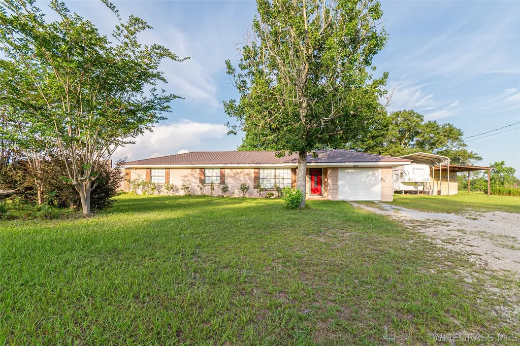 10145 Cottonwood Road Cottonwood AL 36320