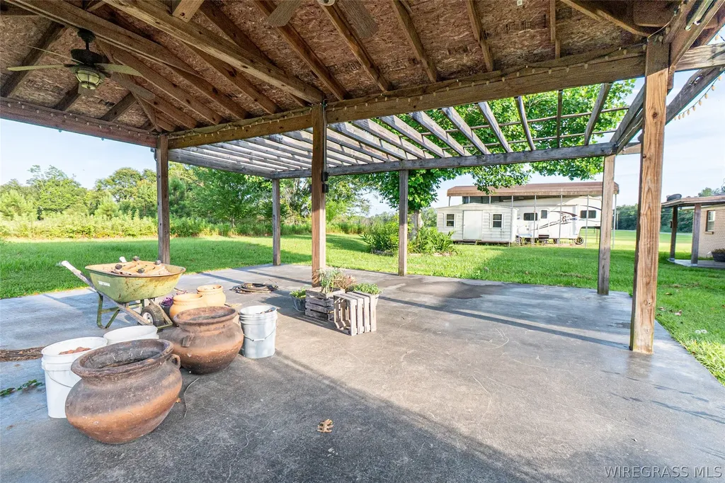 10145 Cottonwood Road Cottonwood AL 36320