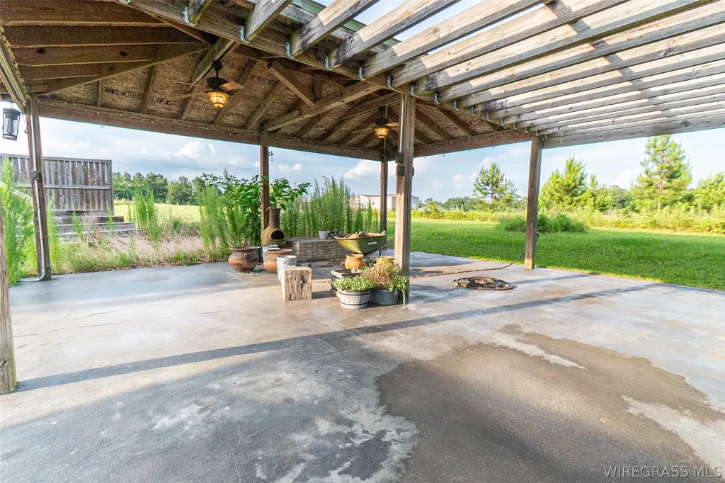 10145 Cottonwood Road Cottonwood AL 36320