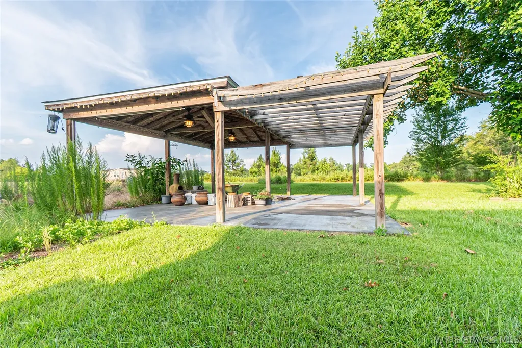 10145 Cottonwood Road Cottonwood AL 36320