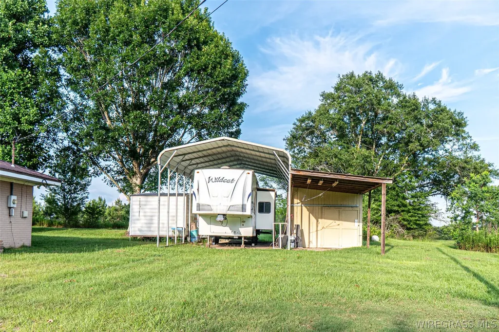 10145 Cottonwood Road Cottonwood AL 36320