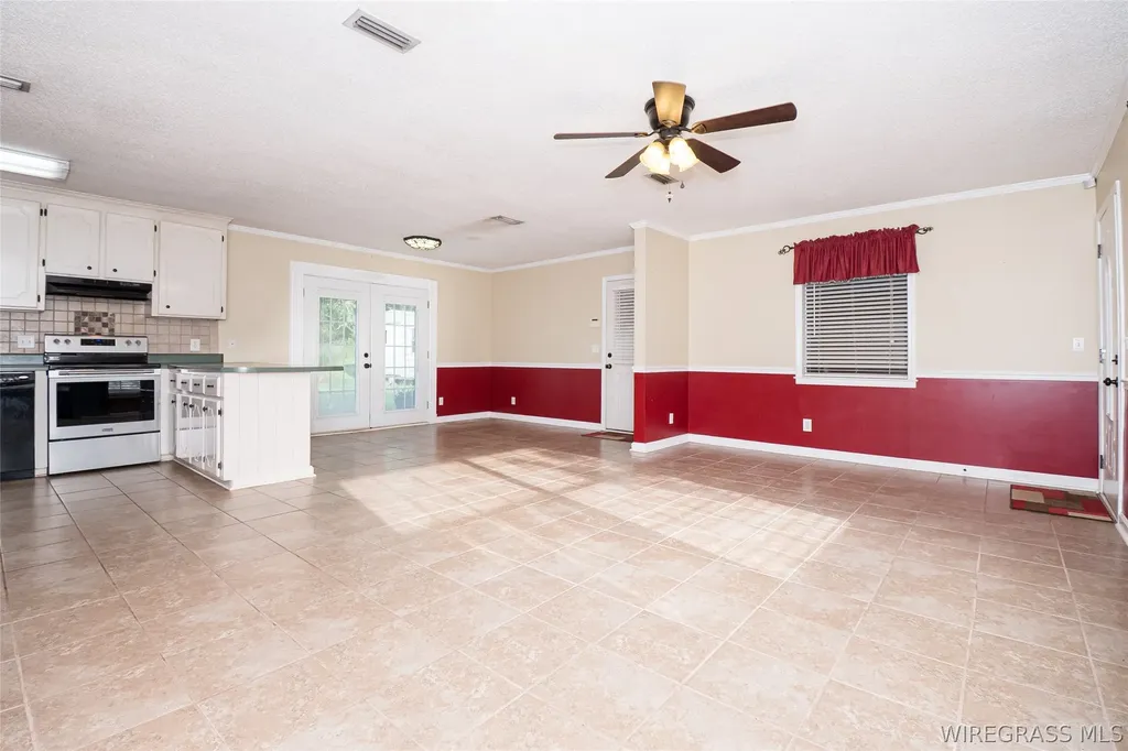 10145 Cottonwood Road Cottonwood AL 36320