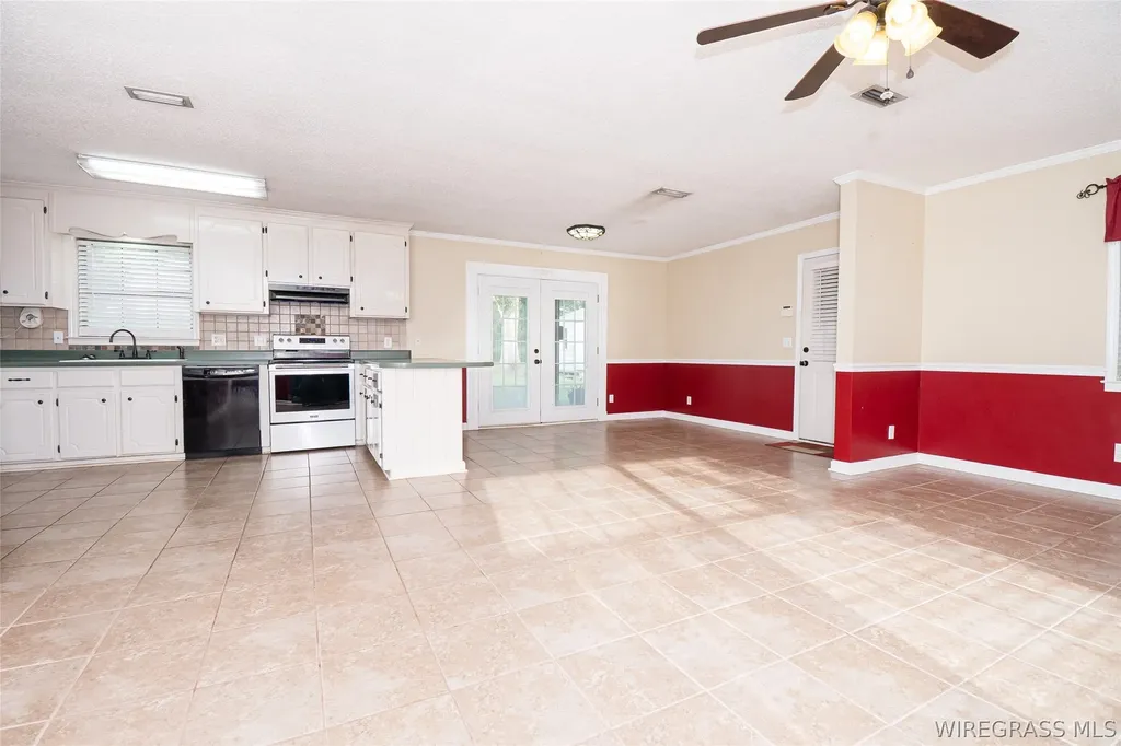 10145 Cottonwood Road Cottonwood AL 36320