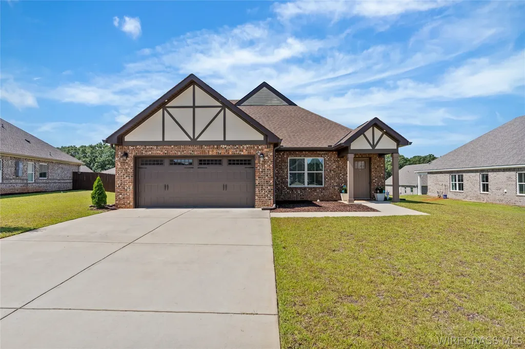105 Hunters Hill Way Enterprise AL 36330