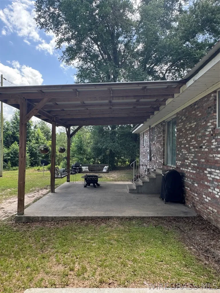 5000 Seales Lane Red Level AL 36474