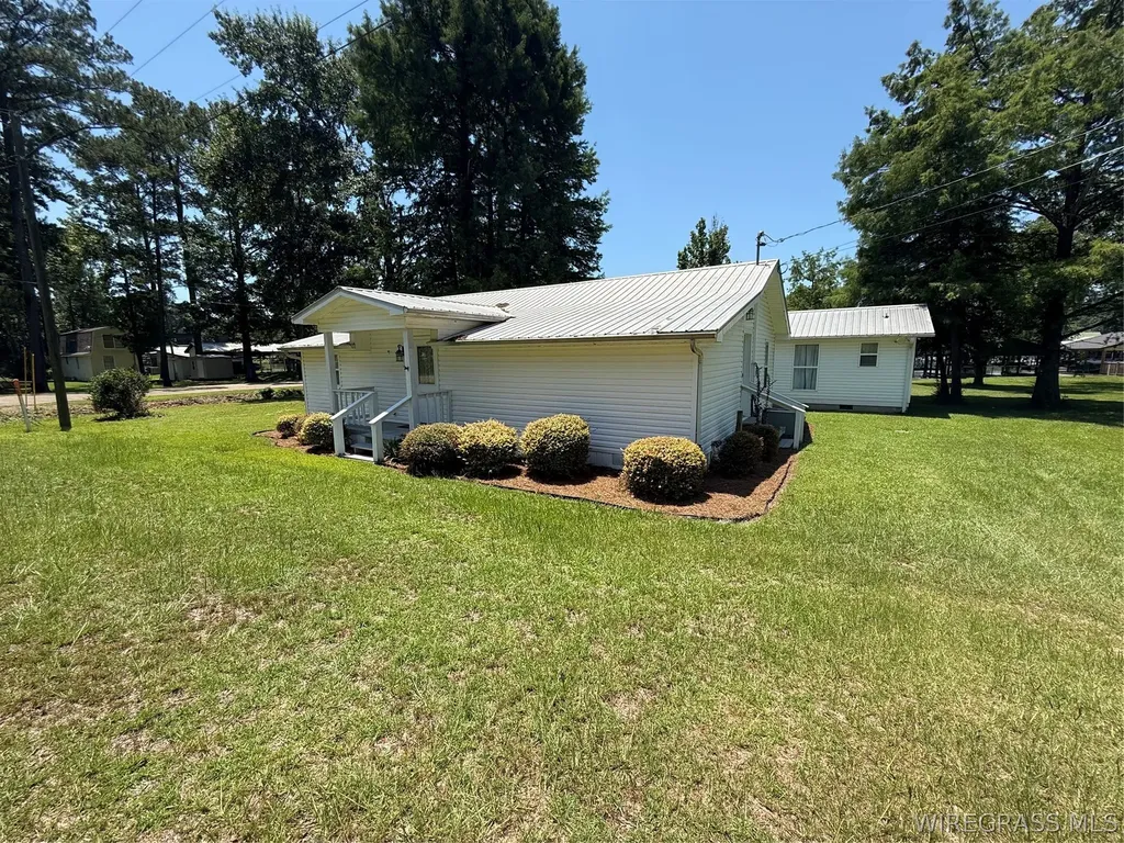 15373 Birdhouse Road Andalusia AL 36421