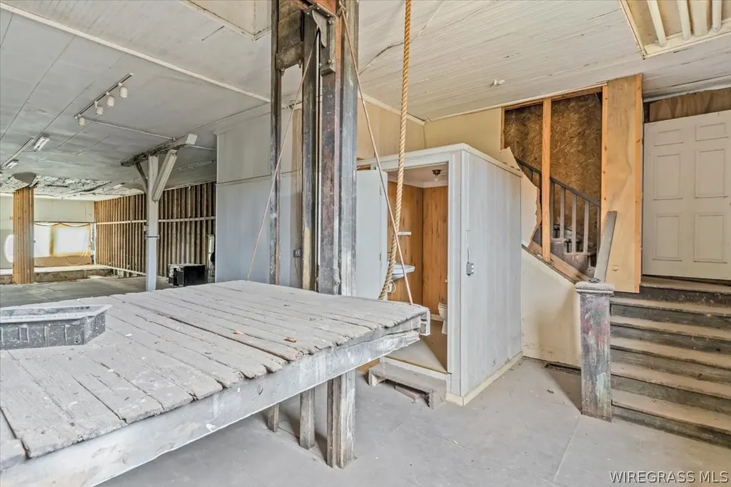217 Court Avenue Elba AL 36323
