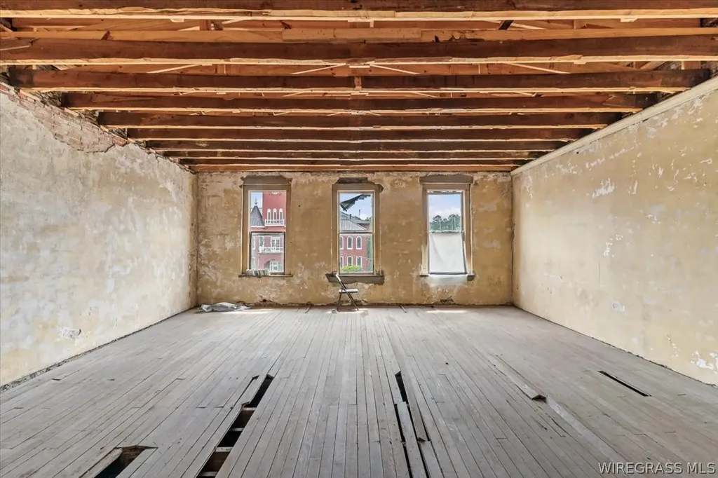 217 Court Avenue Elba AL 36323