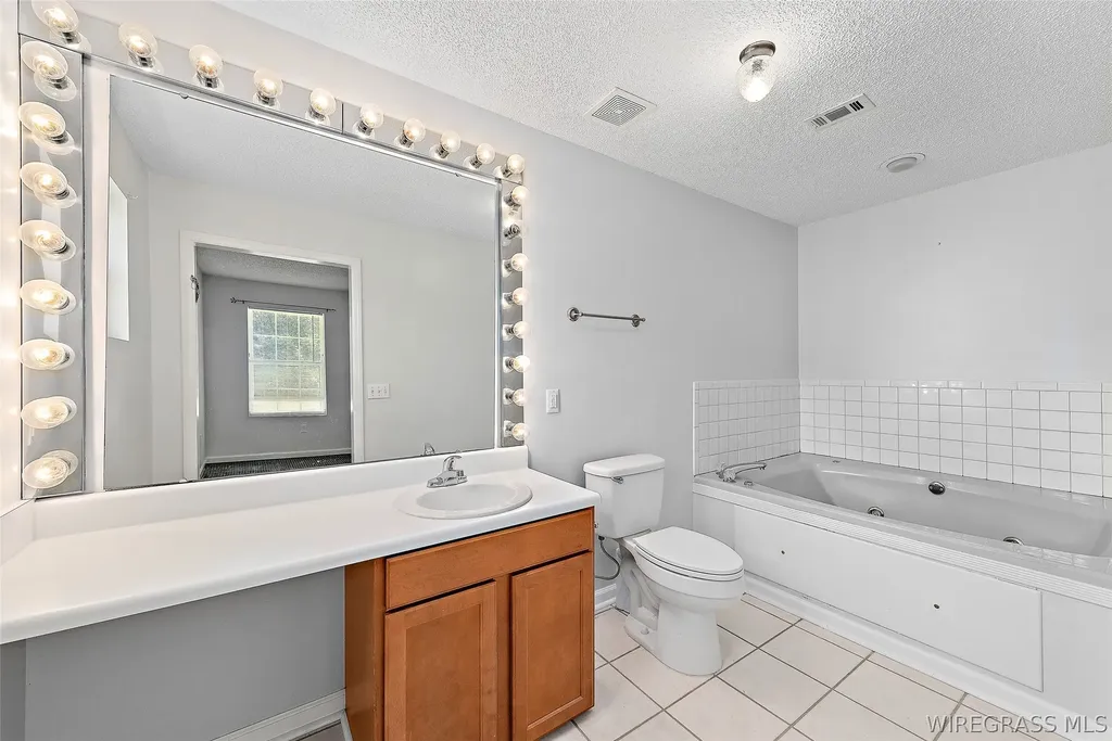 240 Foxbrier Drive Ozark AL 36360