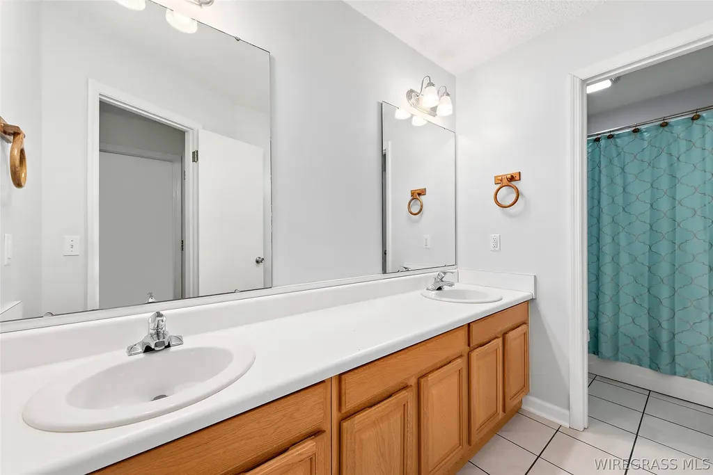 240 Foxbrier Drive Ozark AL 36360