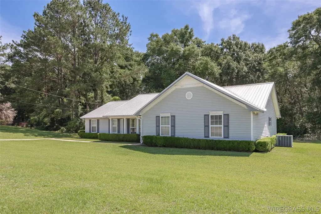 240 Foxbrier Drive Ozark AL 36360