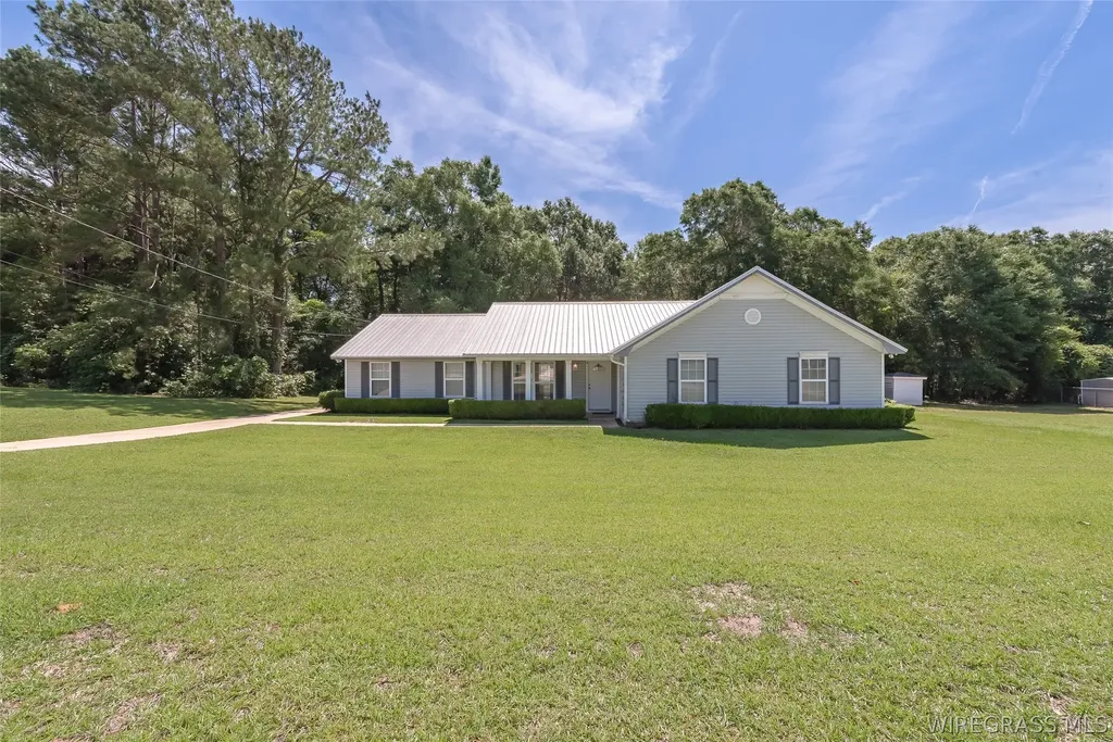 240 Foxbrier Drive Ozark AL 36360