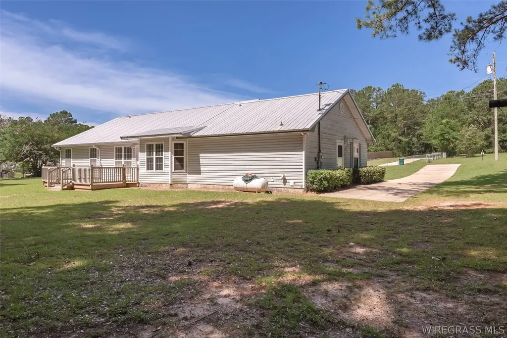 240 Foxbrier Drive Ozark AL 36360