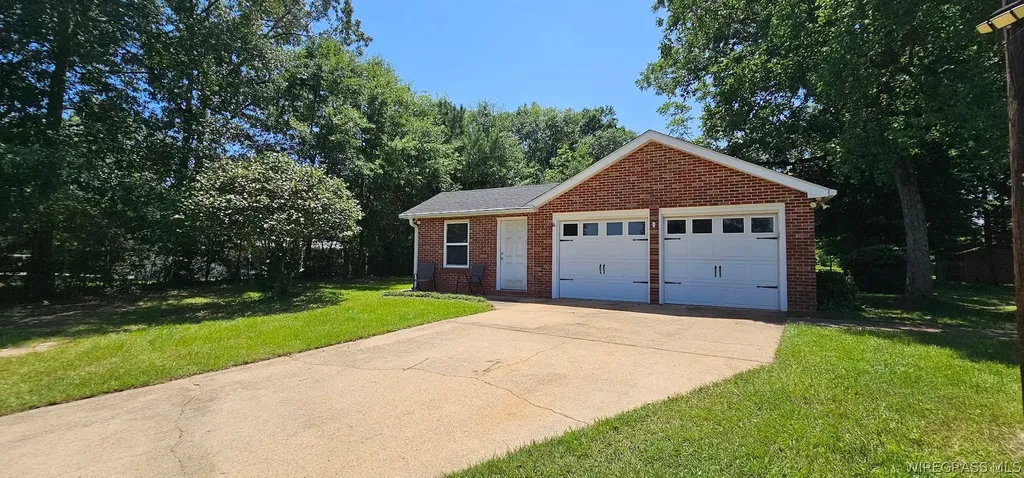 3672 Andrews Avenue Ozark AL 36360