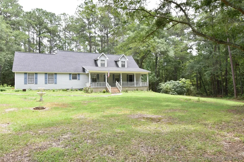 233 Rebecca Lane Ozark AL 36360