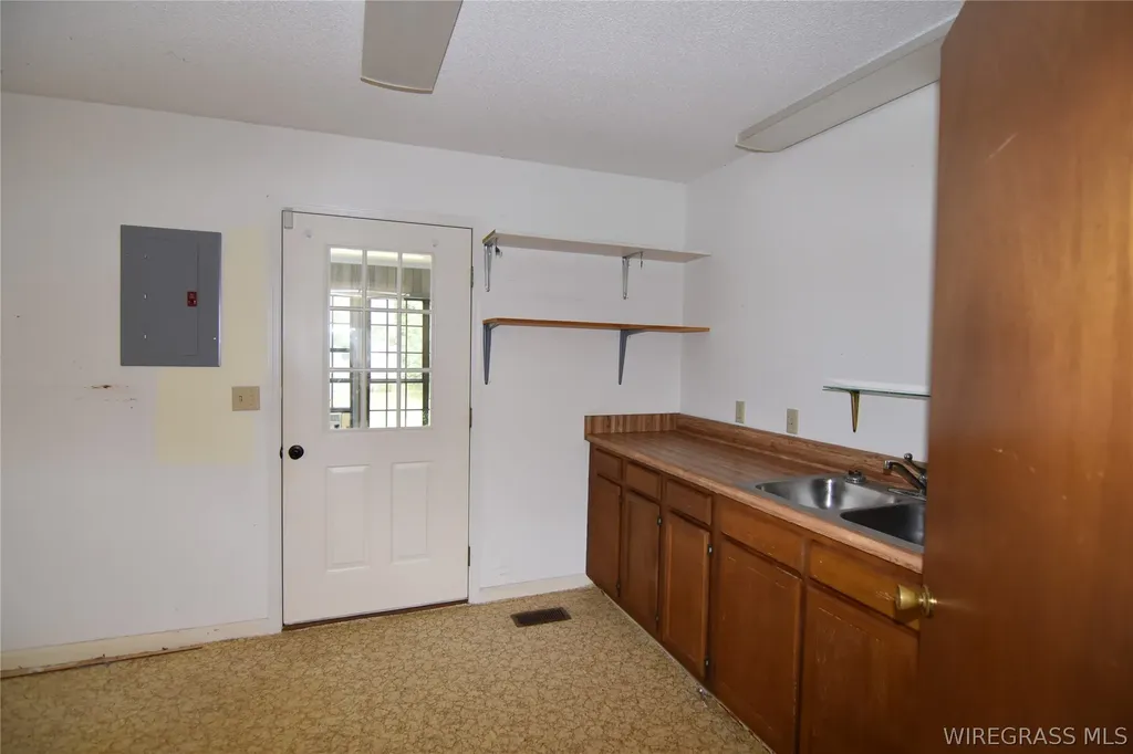 233 Rebecca Lane Ozark AL 36360