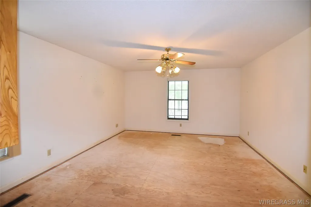 233 Rebecca Lane Ozark AL 36360
