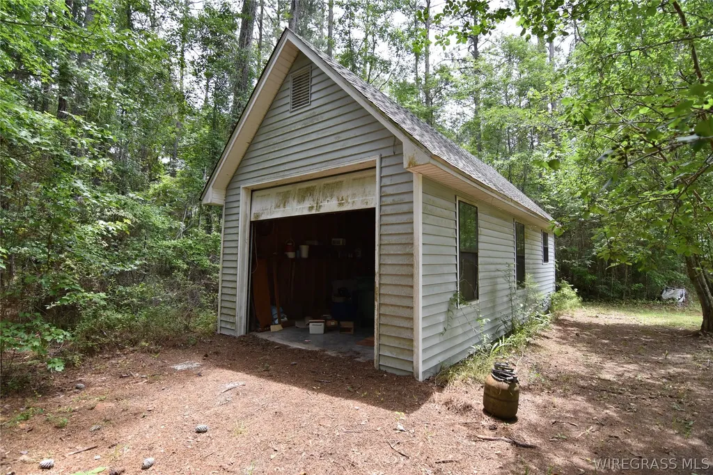 233 Rebecca Lane Ozark AL 36360