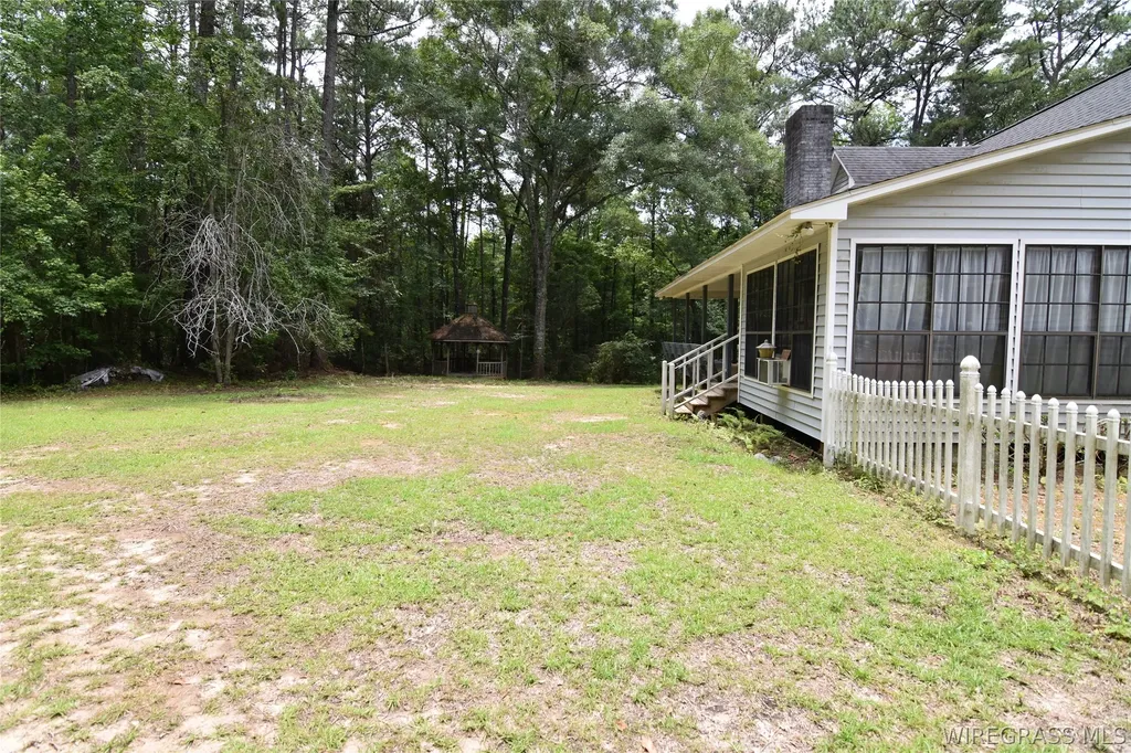 233 Rebecca Lane Ozark AL 36360